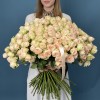 101 кустовая  персиково-зелёная роза Павлова 50 см