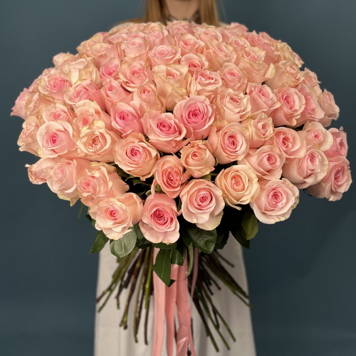 101 розовая роза Новия 70 см