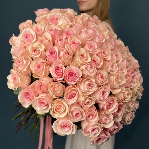 101 розовая роза Новия 60 см