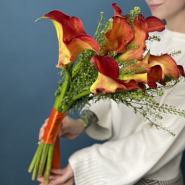 Букет желто-оранжевых калл