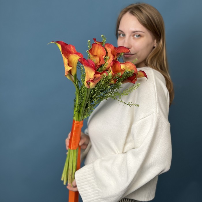 Букет желто-оранжевых калл