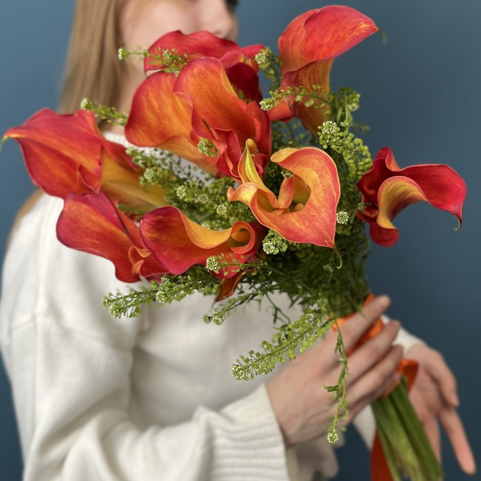 Букет желто-оранжевых калл