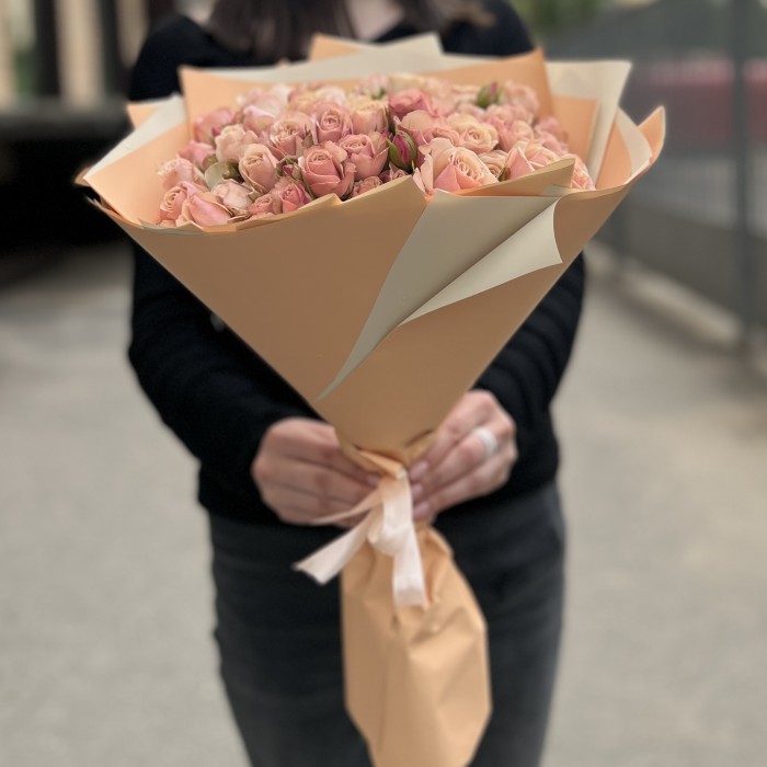 19 кустовых пионовидных роз Дестини