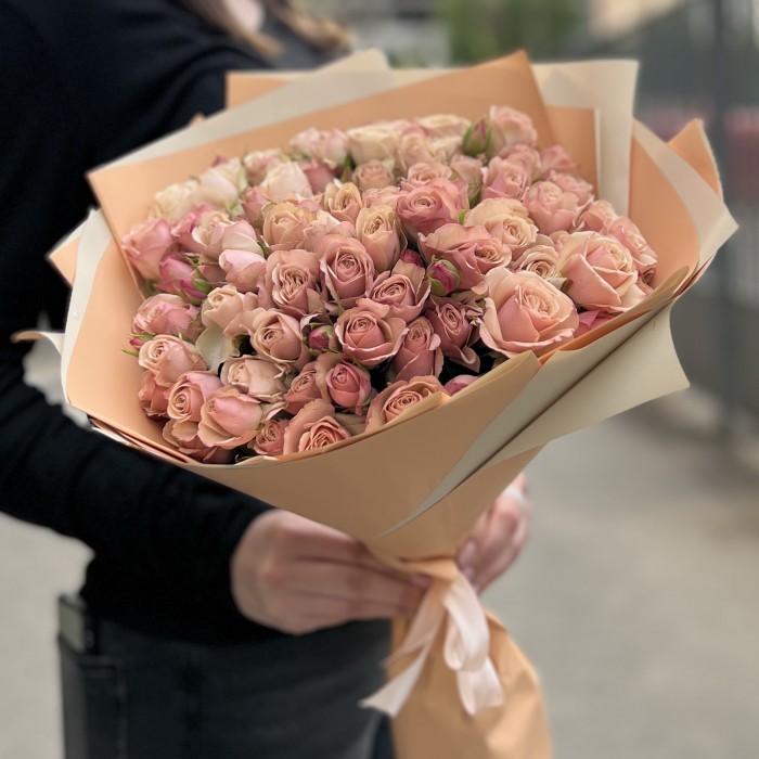 19 кустовых пионовидных роз Дестини