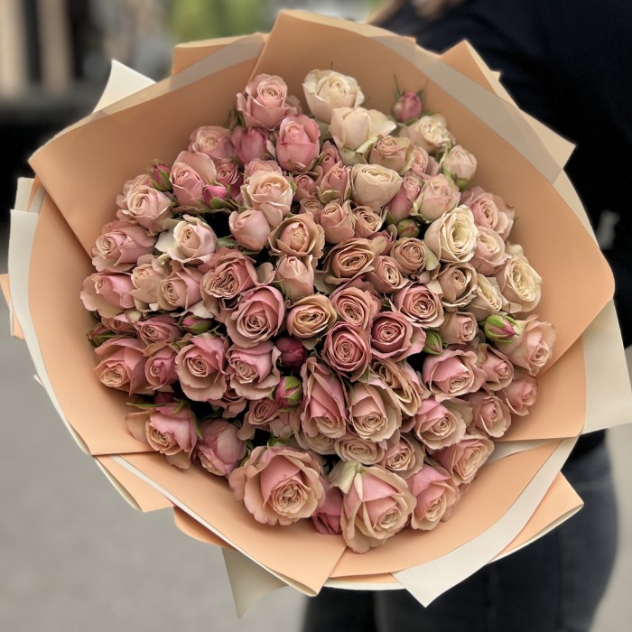 19 кустовых пионовидных роз Дестини