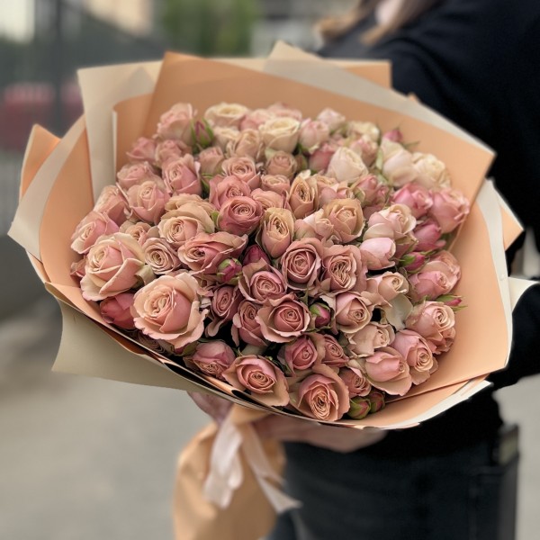 19 кустовых пионовидных роз Дестини