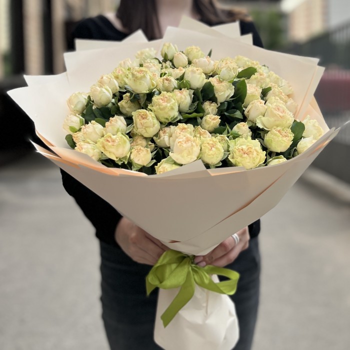 19 кустовых пионовидных роз Саммер-роз 60 см