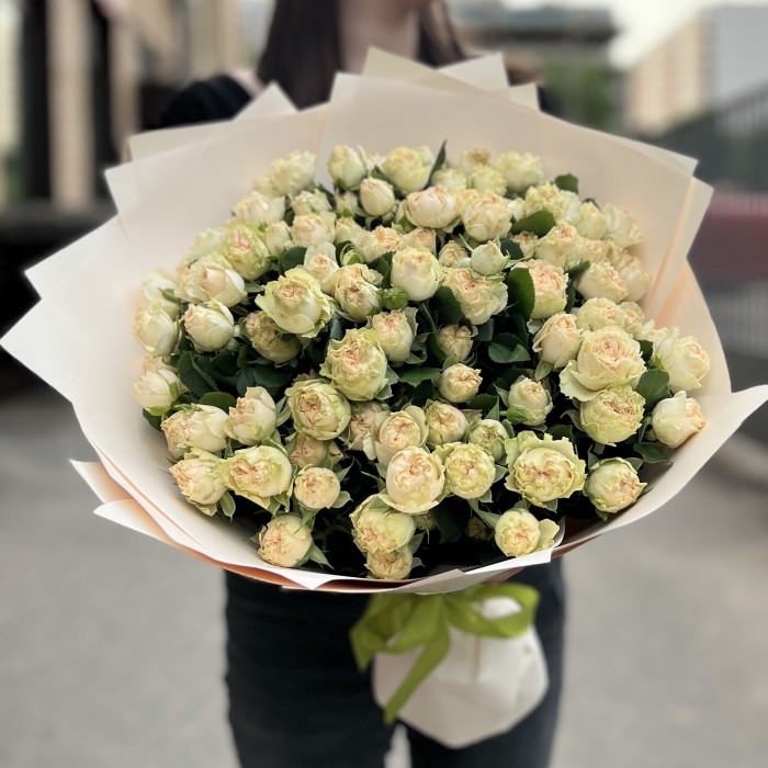 19 кустовых пионовидных роз Саммер-роз 60 см