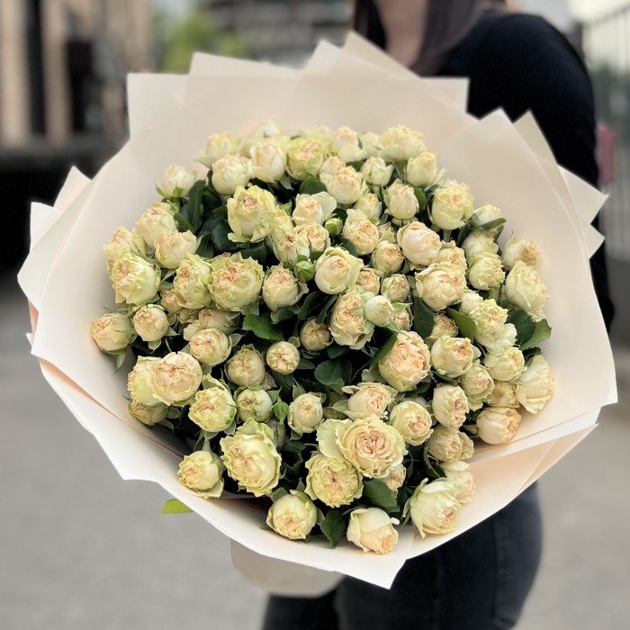 19 кустовых пионовидных роз Саммер-роз 60 см