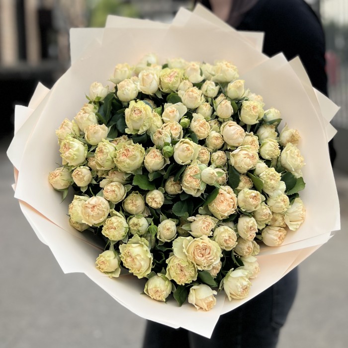 19 кустовых пионовидных роз Саммер-роз 60 см