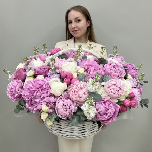 Авторская композиция в корзине Райская птица