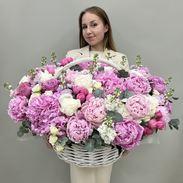 Авторская композиция в корзине Райская птица