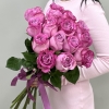 15 сиреневых роз Куинс Краун 60 см