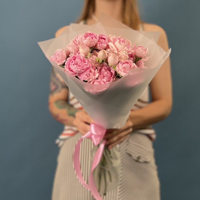 11 кустовых сиреневых роз Кэнди Флоу 40 см