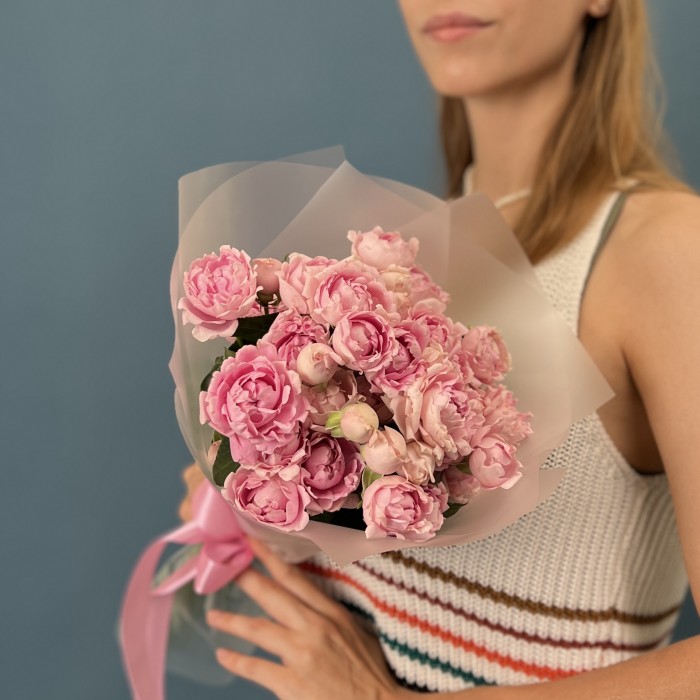 11 кустовых сиреневых роз Кэнди Флоу 40 см