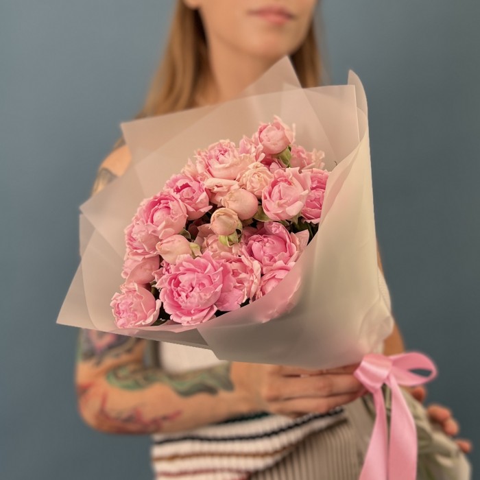 11 кустовых сиреневых роз Кэнди Флоу 40 см