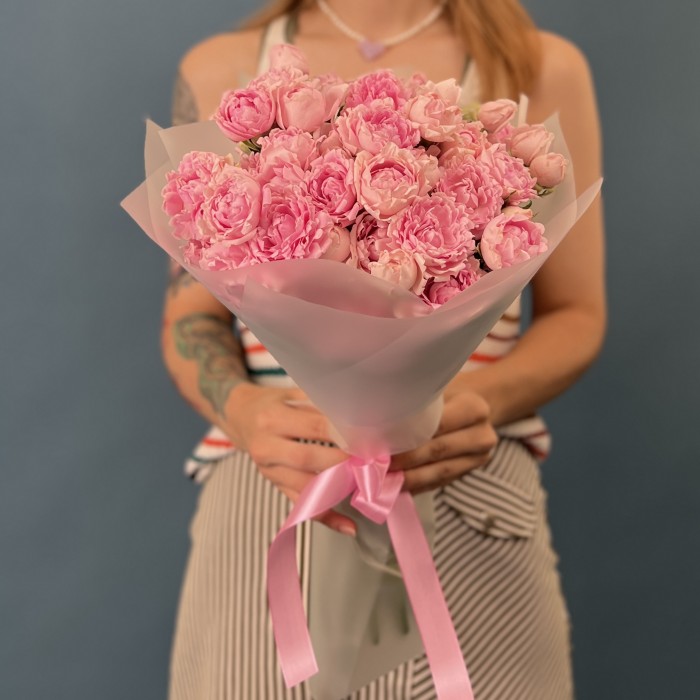 15 кустовых сиреневых роз Кэнди Флоу 40 см