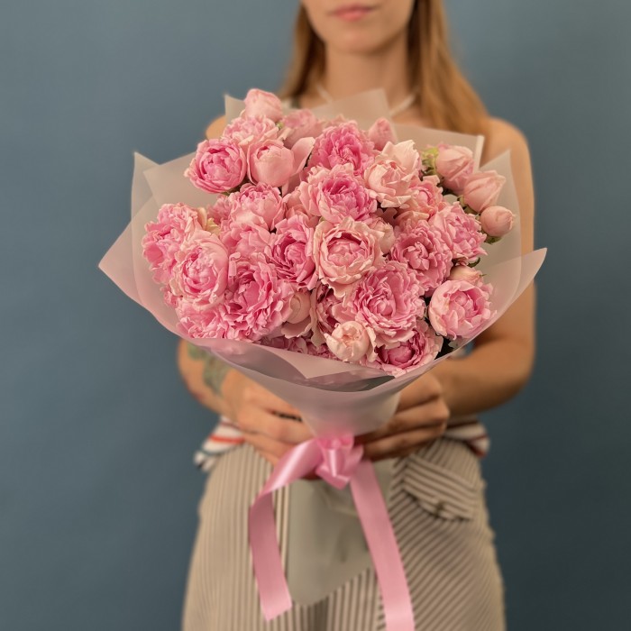 15 кустовых сиреневых роз Кэнди Флоу 40 см