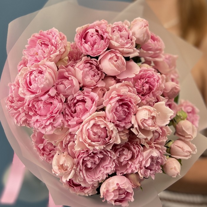 15 кустовых сиреневых роз Кэнди Флоу 40 см