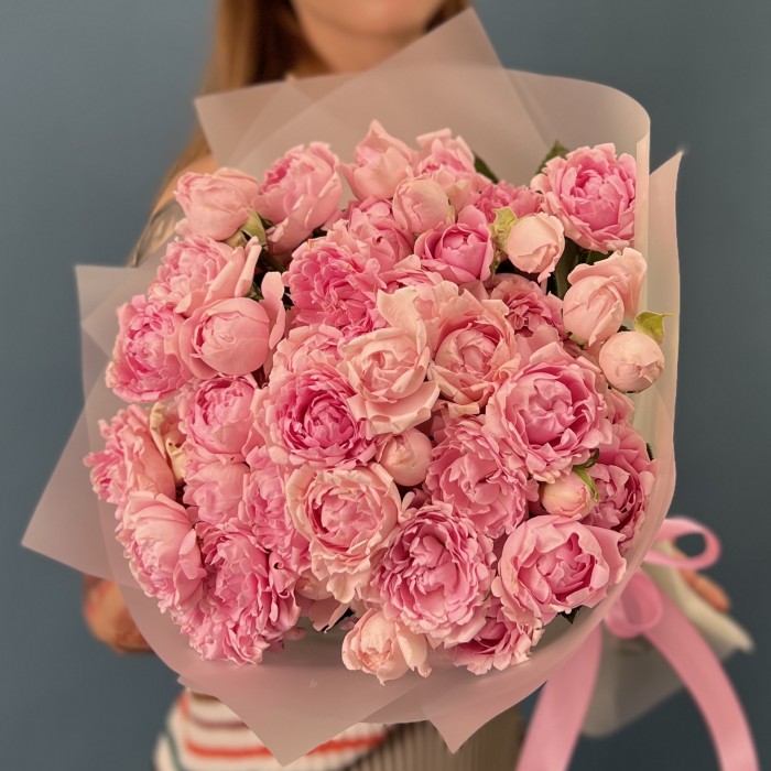 15 кустовых сиреневых роз Кэнди Флоу 40 см