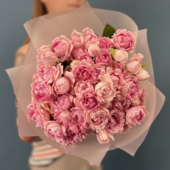 15 кустовых сиреневых роз Кэнди Флоу 40 см