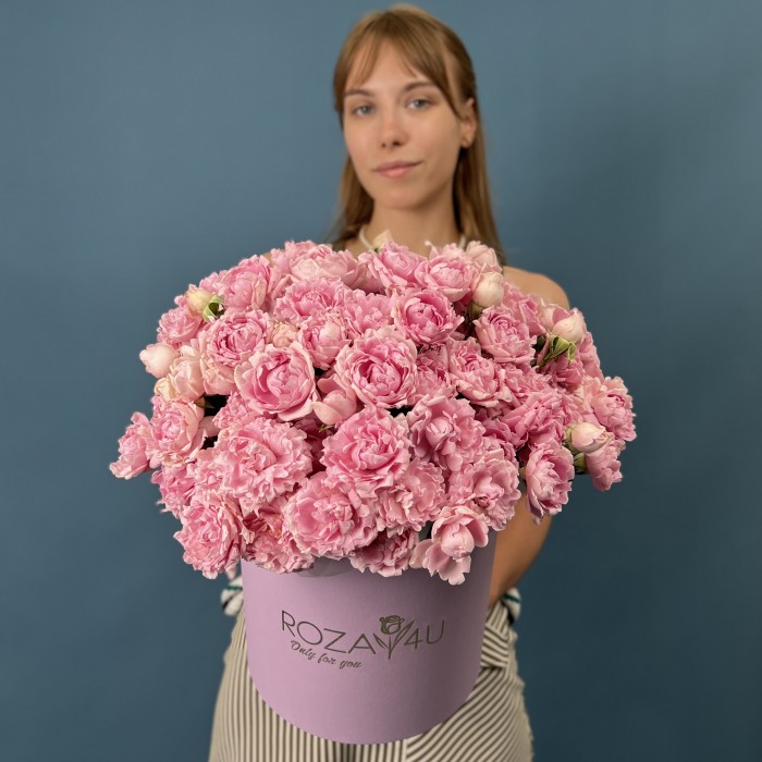 25 кустовых пионовидных роз Кэнди Флоу  в коробке