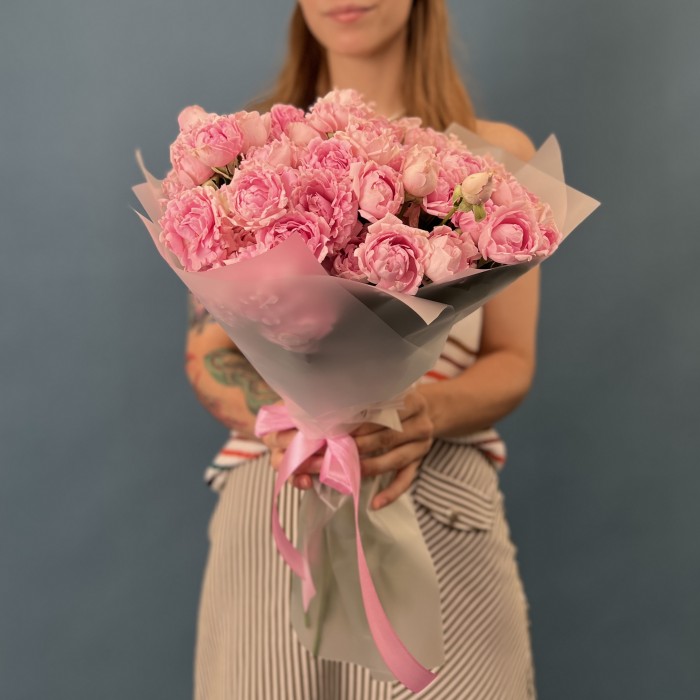 25 кустовых сиреневых роз Кэнди Флоу 40 см