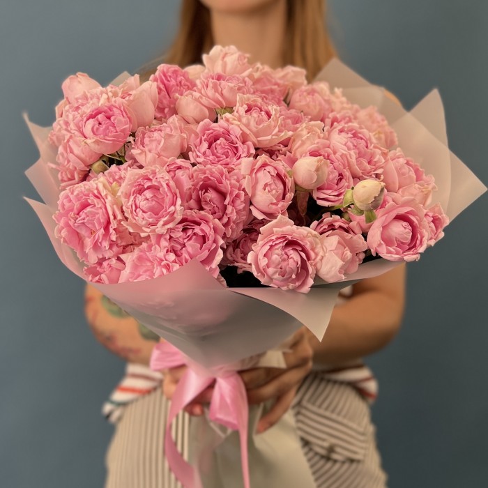 25 кустовых сиреневых роз Кэнди Флоу 40 см