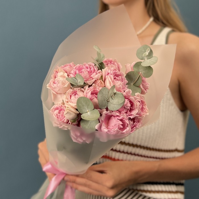 5 кустовых розовых роз Кэнди Флоу 40 см