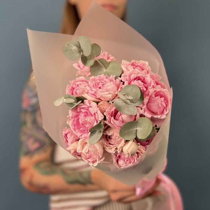 5 кустовых розовых роз Кэнди Флоу 40 см