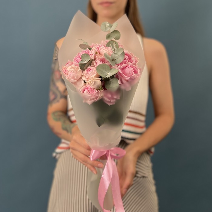 5 кустовых розовых роз Кэнди Флоу 40 см