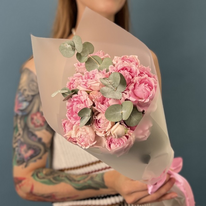 5 кустовых розовых роз Кэнди Флоу 40 см