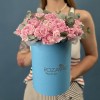 7 кустовых пионовидных роз Кэнди Флоу в коробке