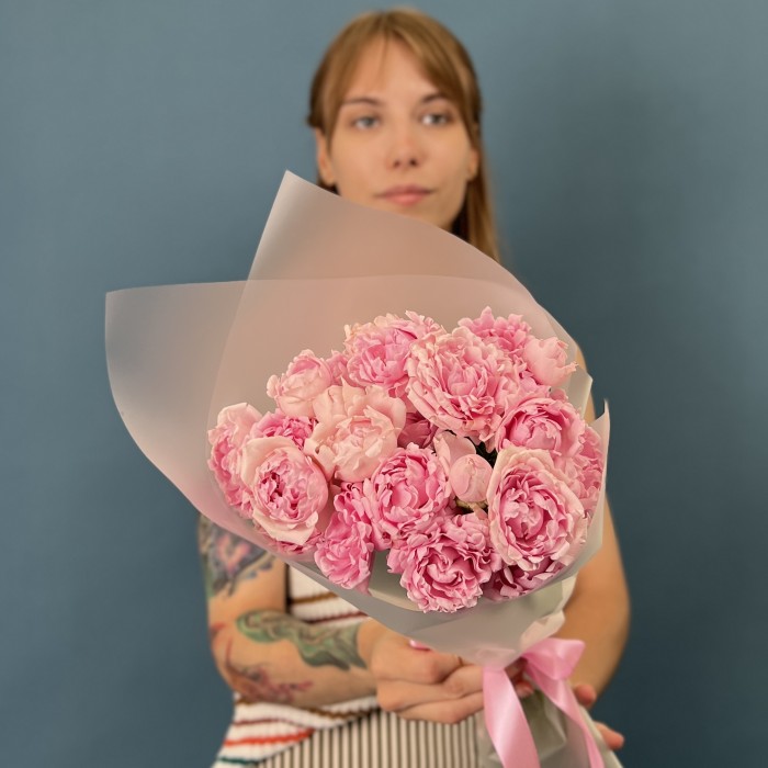 7 кустовых пионовидных роз Кэнди Флоу 40 см