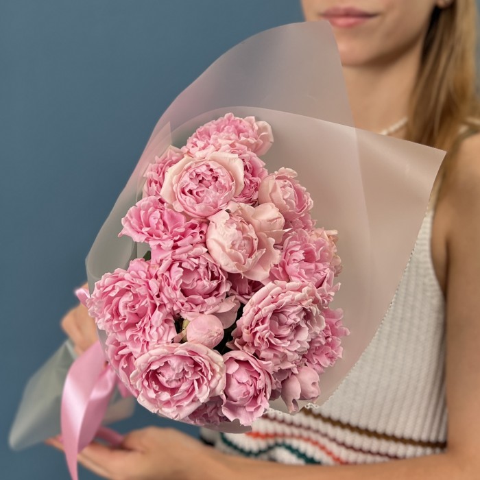 7 кустовых пионовидных роз Кэнди Флоу 40 см