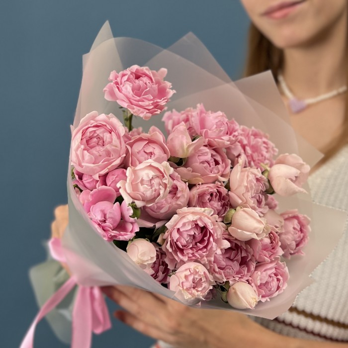 9 кустовых сиреневых роз Кэнди Флоу 40 см