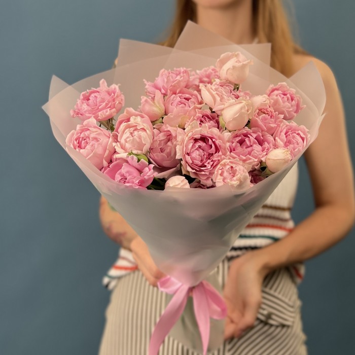 9 кустовых сиреневых роз Кэнди Флоу 40 см