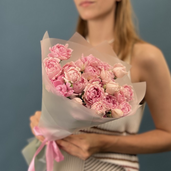 9 кустовых сиреневых роз Кэнди Флоу 40 см