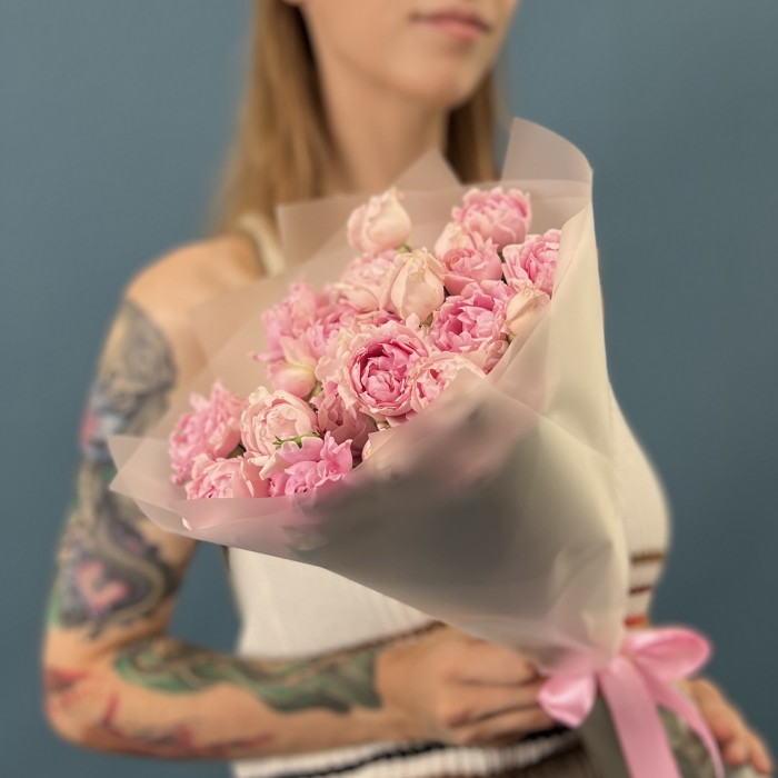 9 кустовых сиреневых роз Кэнди Флоу 40 см