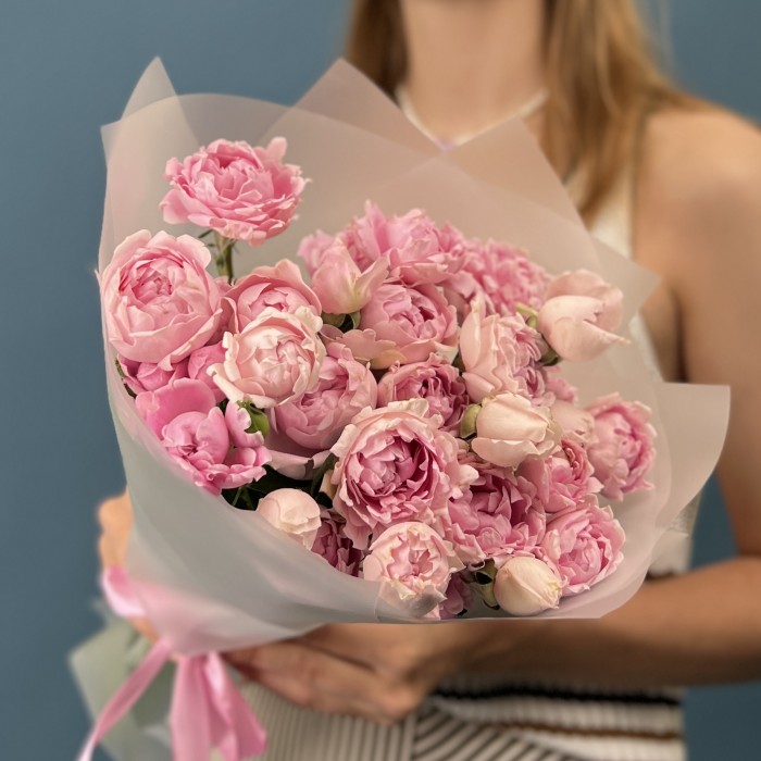 9 кустовых сиреневых роз Кэнди Флоу 40 см