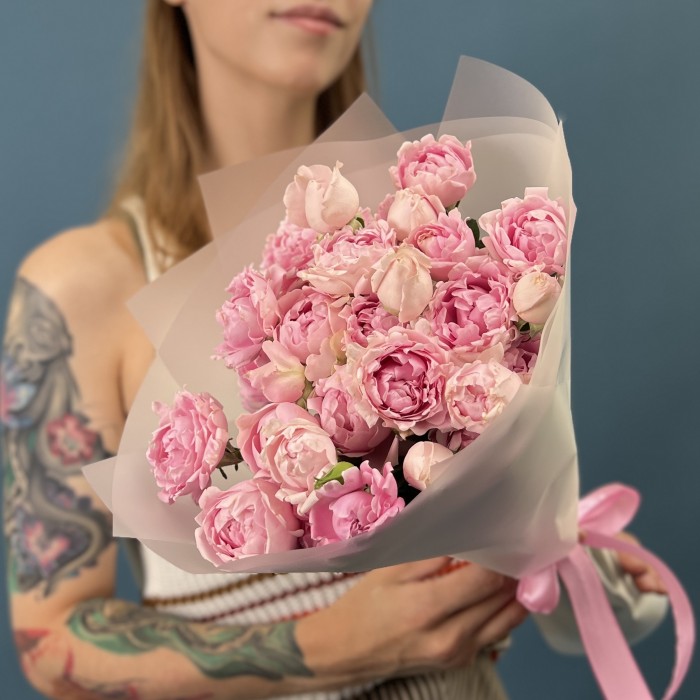 9 кустовых сиреневых роз Кэнди Флоу 40 см