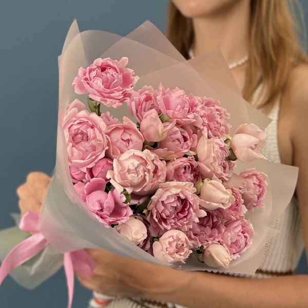 9 кустовых сиреневых роз Кэнди Флоу 40 см