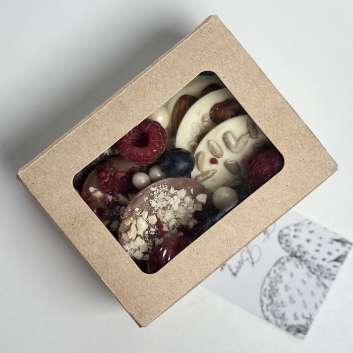 Набор шоколада с ягодами мини