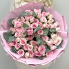 21 кустовая роза Гуд Муд 40 см с эвкалиптом