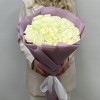 25 белых роз Аваланш 50 см
