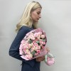 15 кустовых роз Гуд Муд 40 см с эвкалиптом