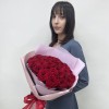 25 красных роз Наоми 50 см