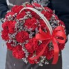 29 красных гвоздик в корзине