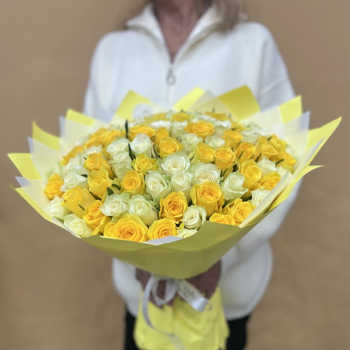 Букет дня нежный микс роз