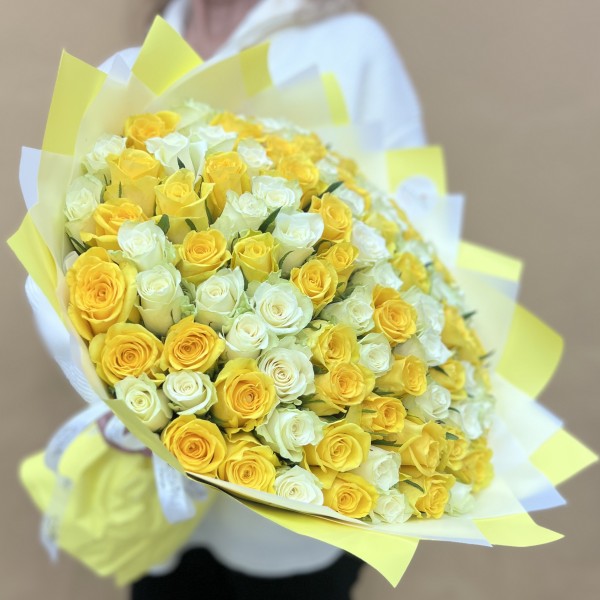 Букет дня нежный микс роз